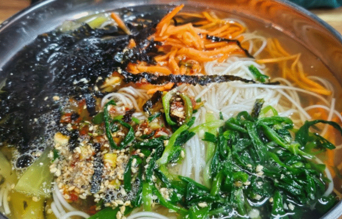 Janchi Guksu recipe – Banquet Noodles with Extra Eggs for a Protein Lift
