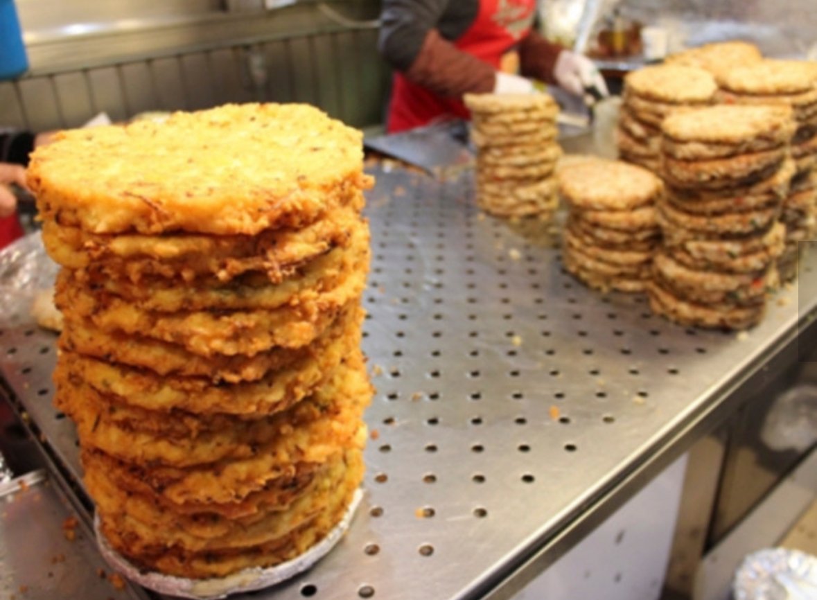 Soonheene Bindaetteok – A Taste of Tradition at Gwangjang Market, 순희네 빈대떡 in 광장 시장